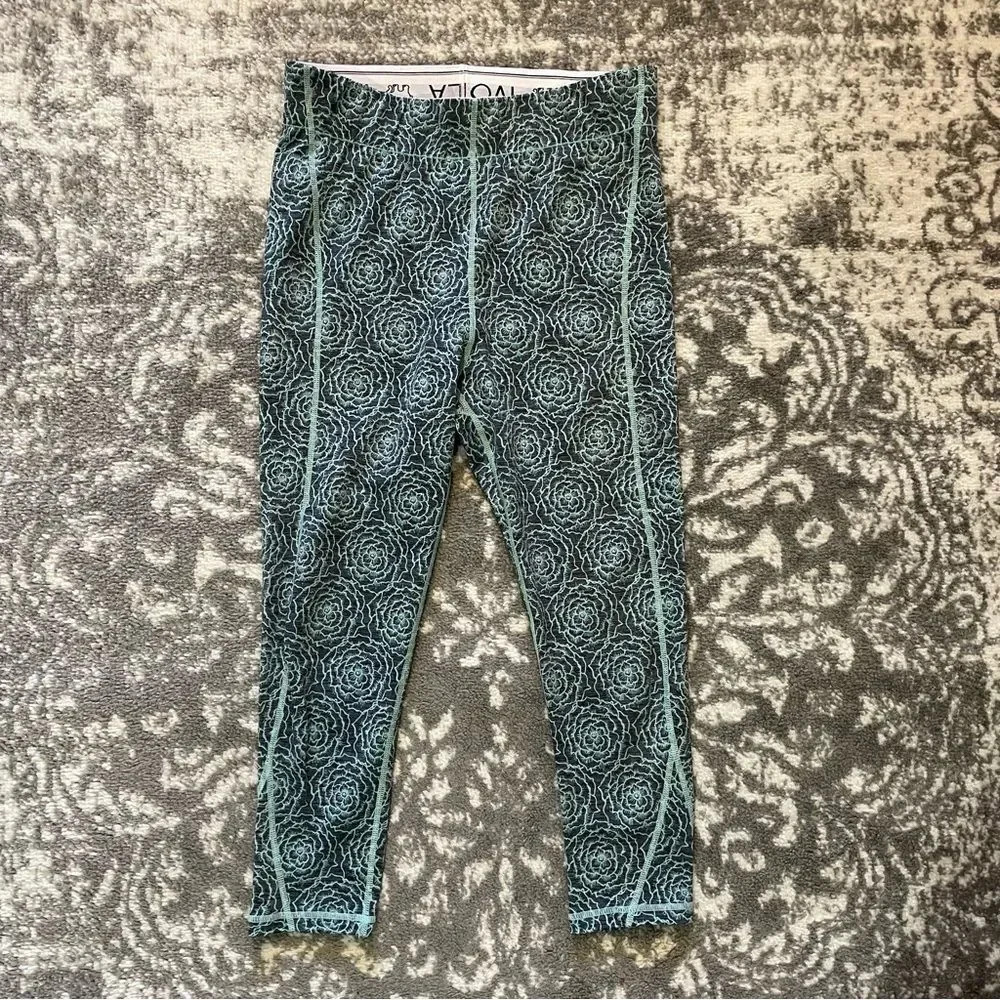 Ivory Ella Mint Floral Hi-Rise Capri Leggings